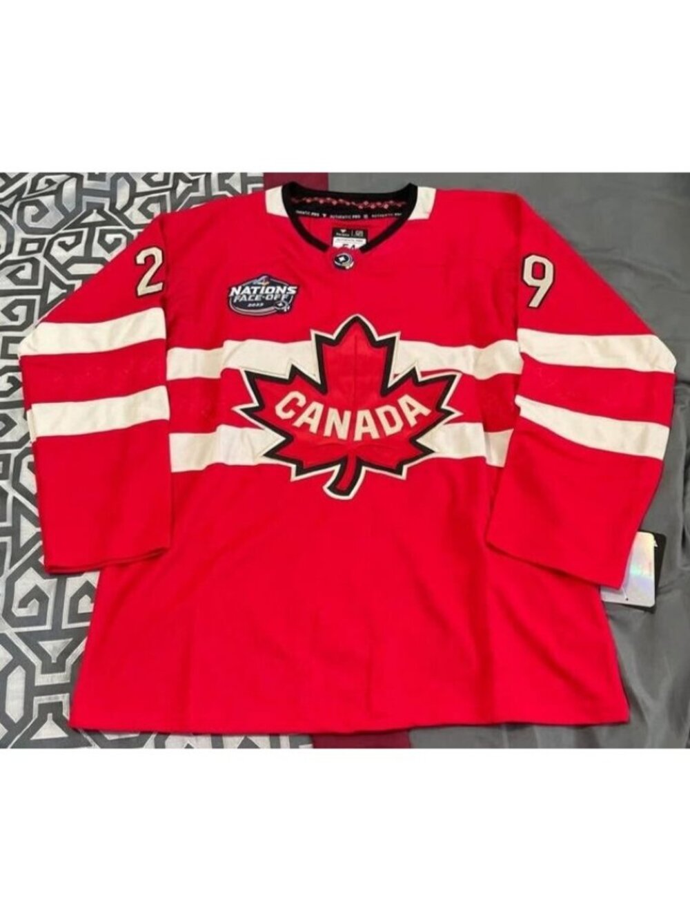 Team Canada 4 Nations Face-Off Hockey Nathan MacKinnon #29 Jersey 54 XL Red NWT